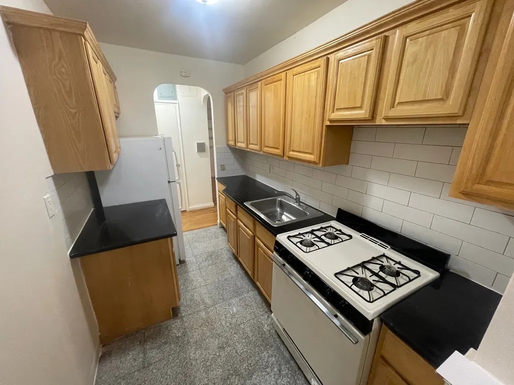 Apartment Wetherole Street Queens, NY 11374, MLS-RD4768-3