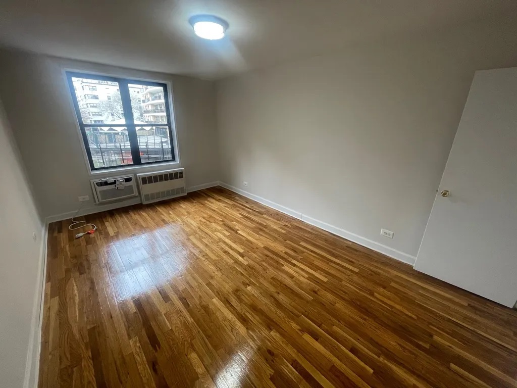 Apartment 67th Avenue Queens, NY 11375, MLS-RD4776-10
