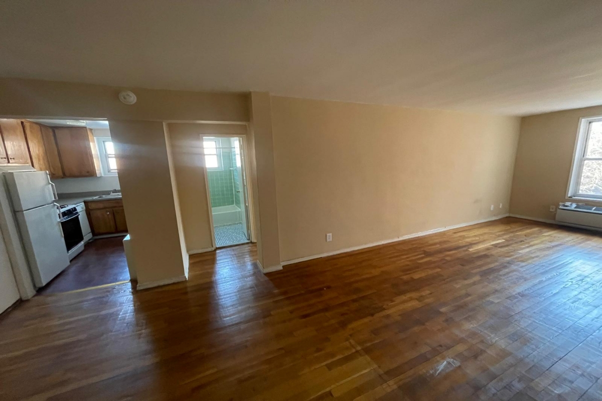 Apartment 38th Avenue  Queens, NY 11354, MLS-RD4819-5