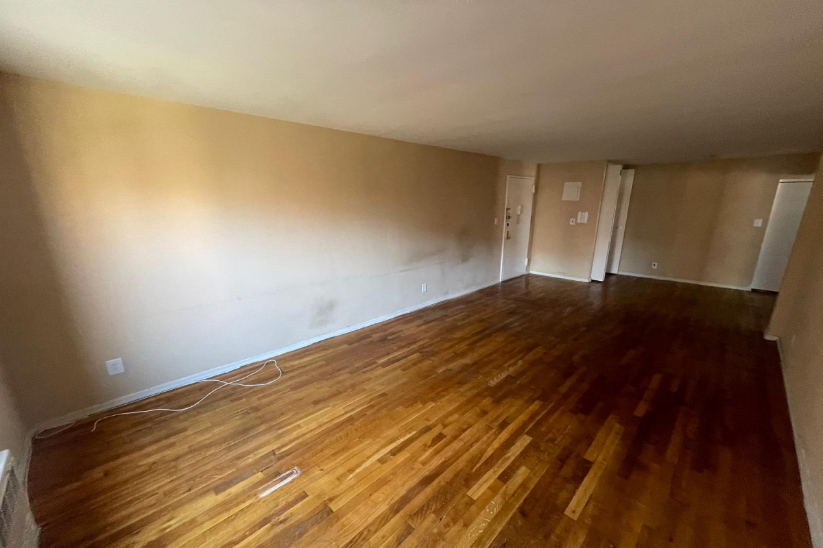 Apartment 38th Avenue  Queens, NY 11354, MLS-RD4819-6