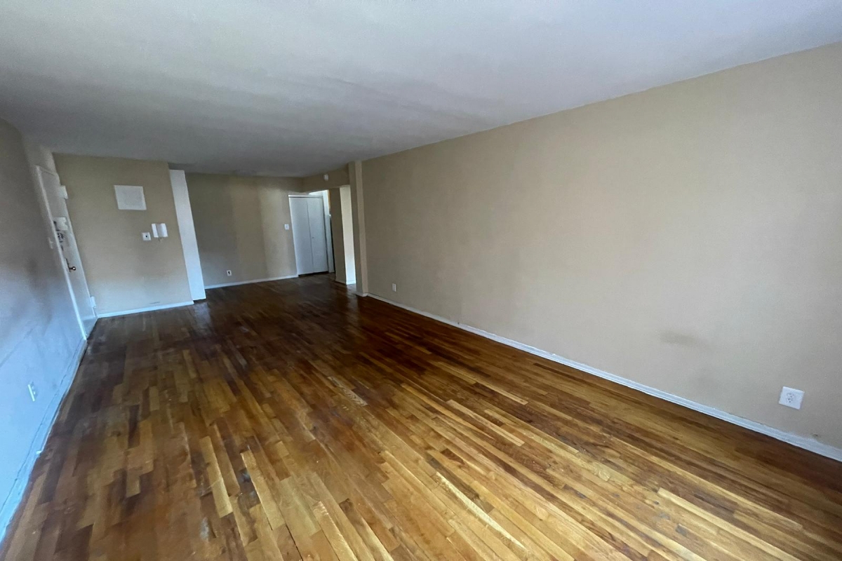 Apartment 38th Avenue  Queens, NY 11354, MLS-RD4819-8