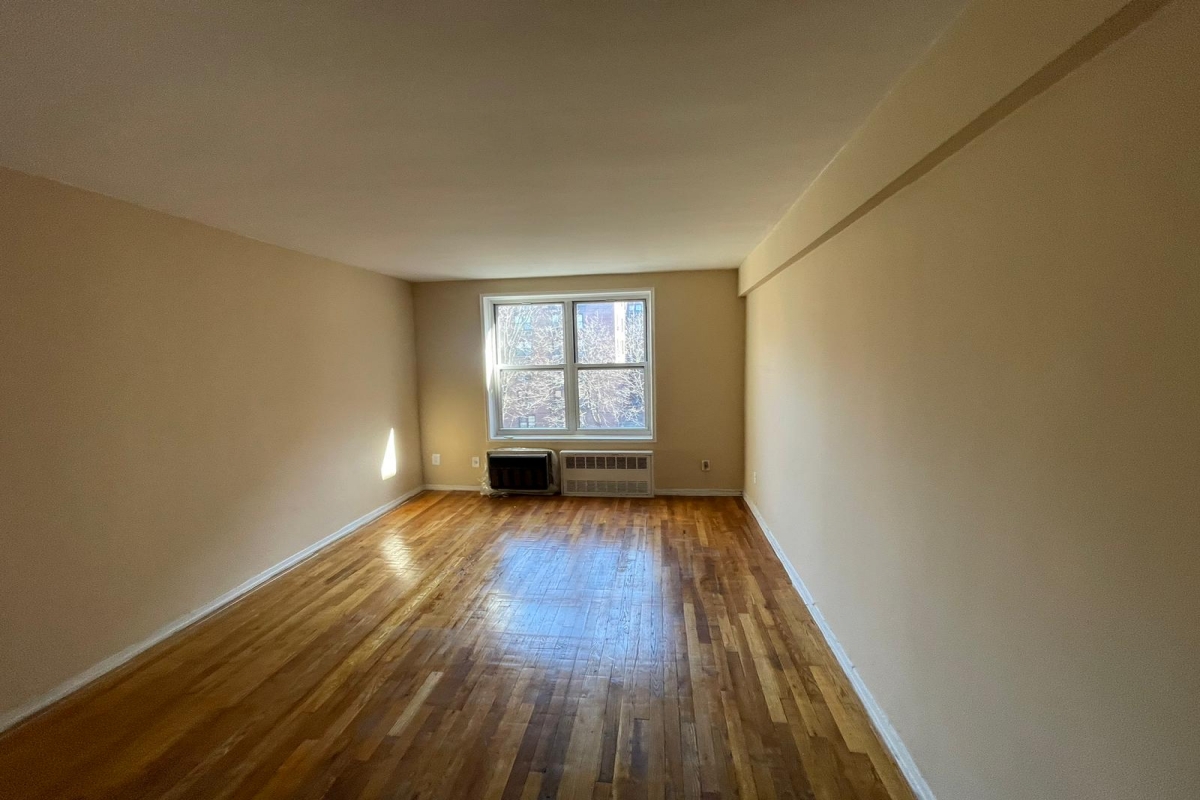Apartment 38th Avenue  Queens, NY 11354, MLS-RD4819-10