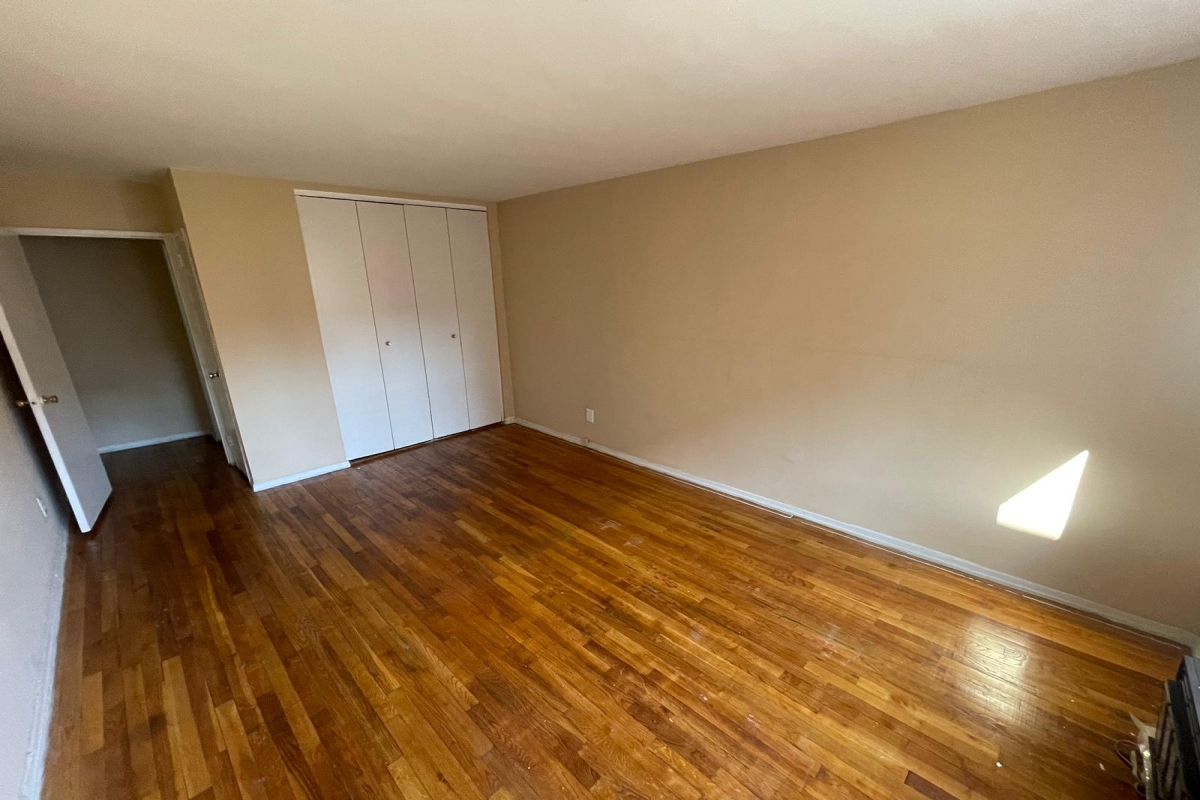 Apartment 38th Avenue  Queens, NY 11354, MLS-RD4819-11