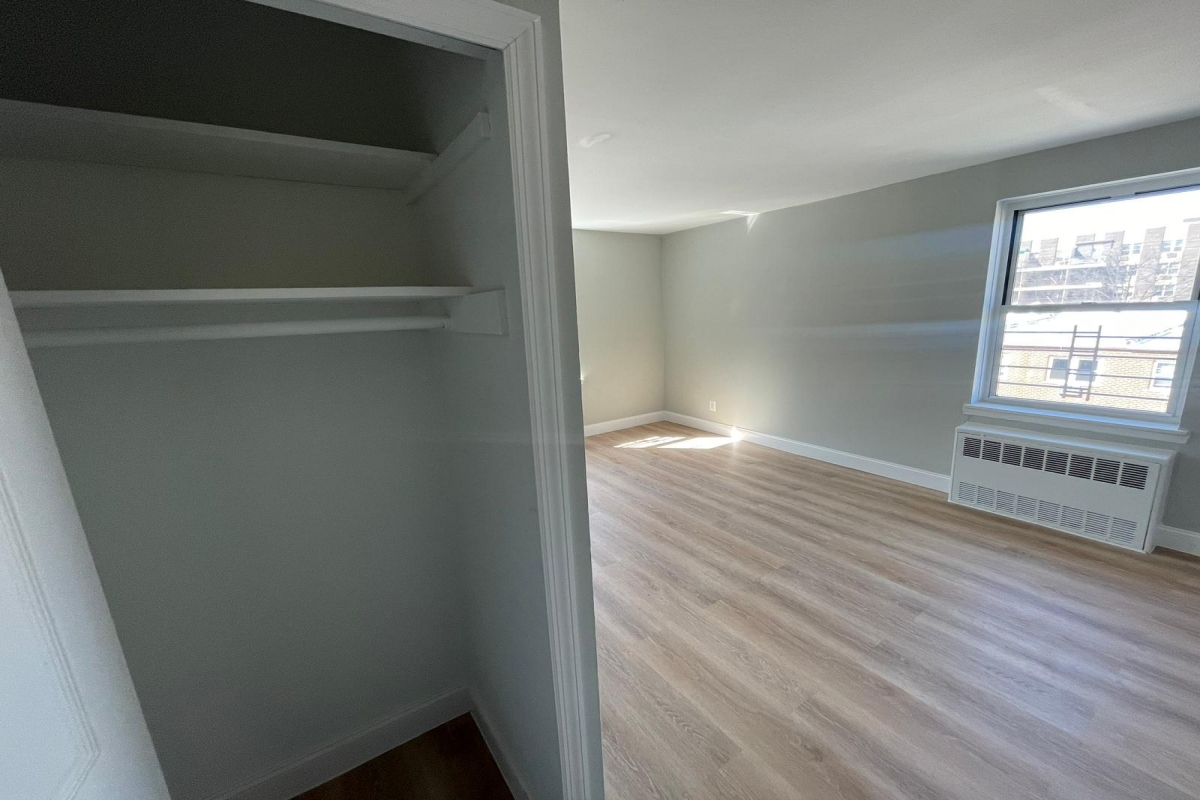 Apartment 35th Avenue Queens, NY 11354, MLS-RD4823-15