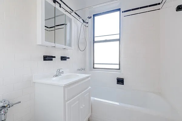 Apartment Dalny Road  Queens, NY 11432, MLS-RD4861-3