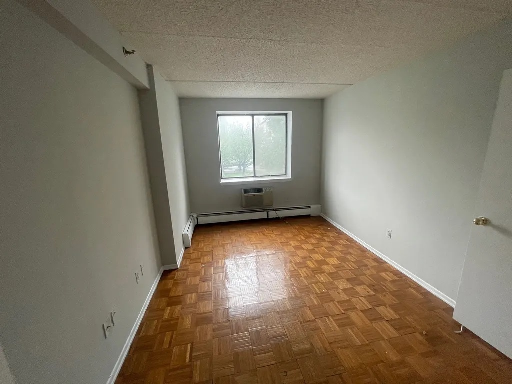 Apartment Northern Blvd Queens, NY 11354, MLS-RD4863-7