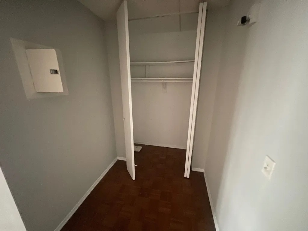 Apartment Northern Blvd Queens, NY 11354, MLS-RD4863-10