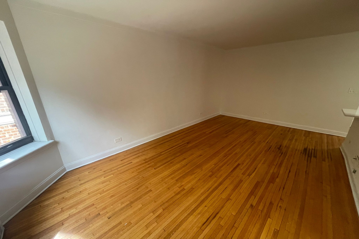 Apartment Pershing Crescent  Queens, NY 11435, MLS-RD4910-4