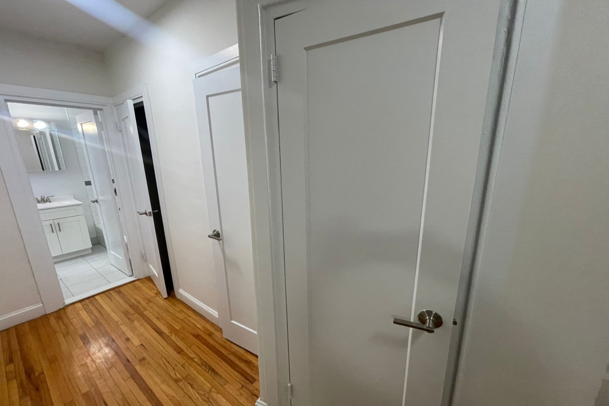 Apartment Pershing Crescent  Queens, NY 11435, MLS-RD4910-6