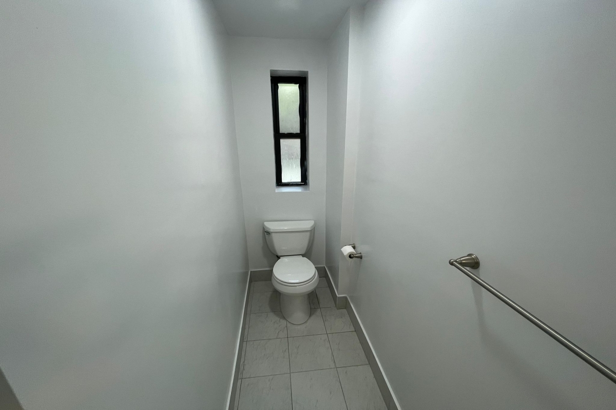 Apartment Pershing Crescent  Queens, NY 11435, MLS-RD4910-7