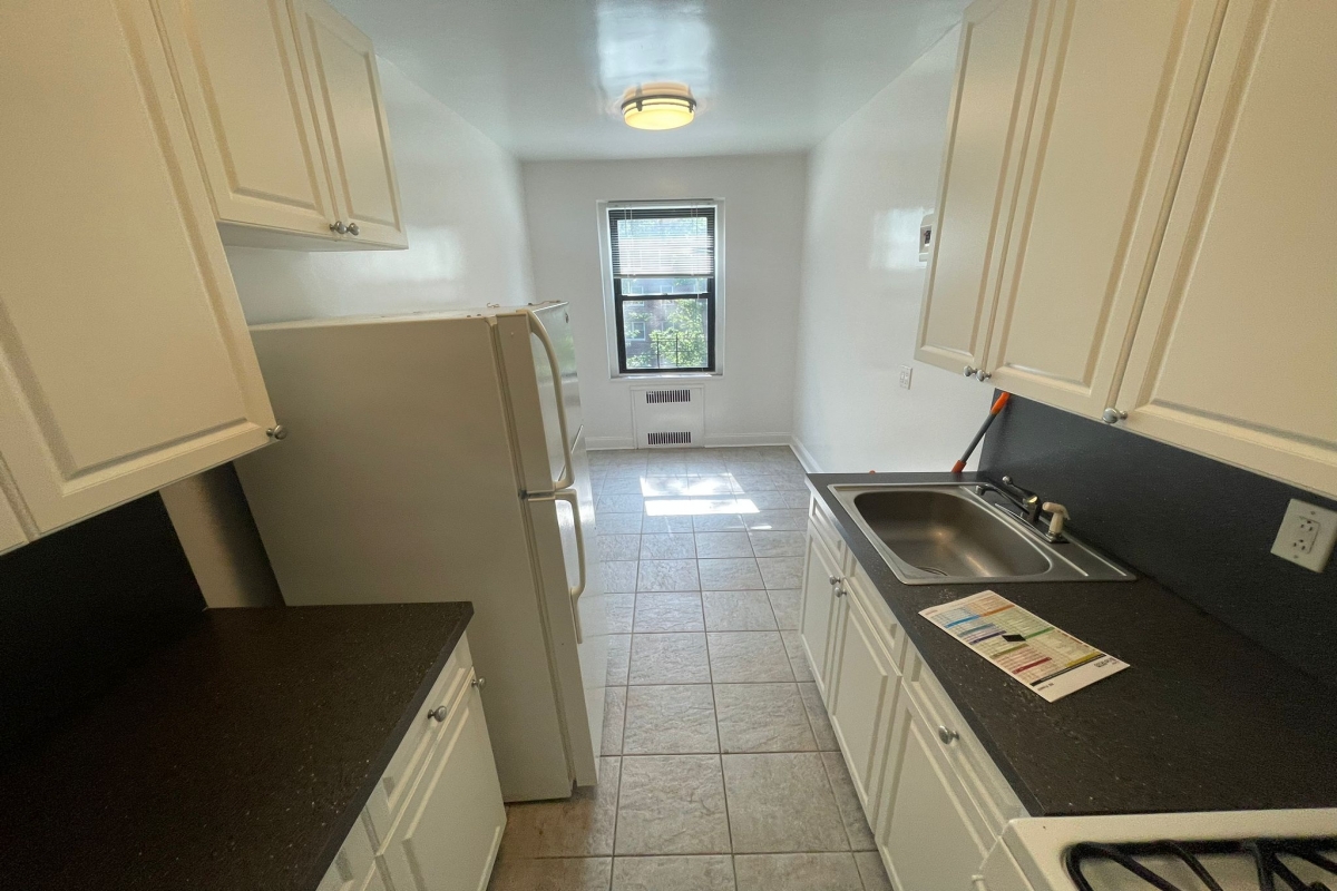 Apartment Highland Avenue Queens, NY 11432, MLS-RD4972-3