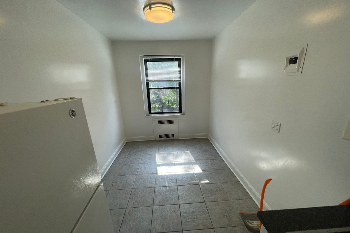 Apartment Highland Avenue Queens, NY 11432, MLS-RD4972-4