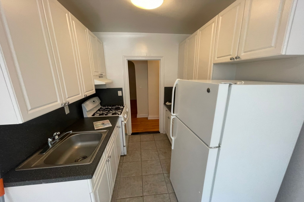 Apartment Highland Avenue Queens, NY 11432, MLS-RD4972-6