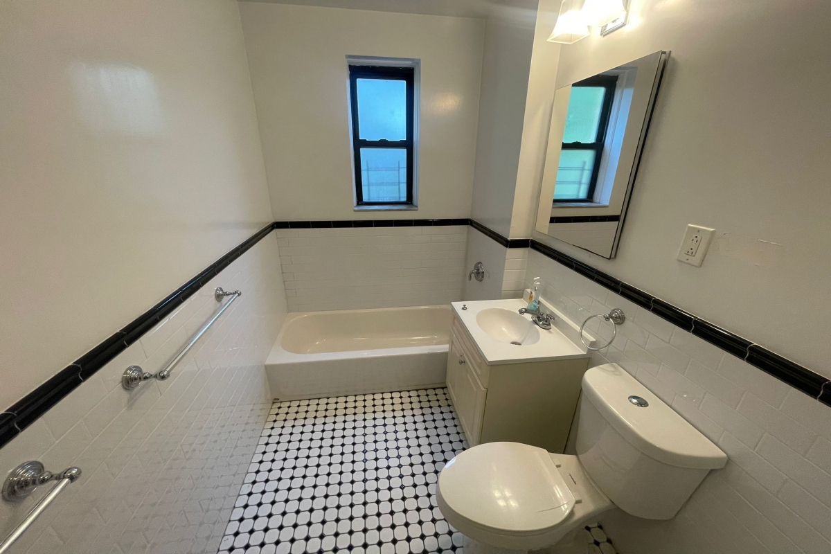 Apartment Highland Avenue Queens, NY 11432, MLS-RD4972-16