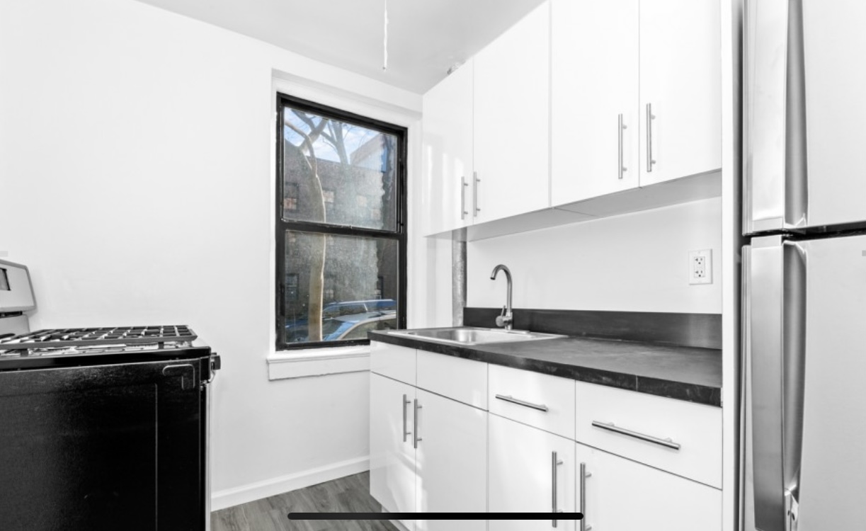 Apartment in Sunnyside - 47th Street  Queens, NY 11104