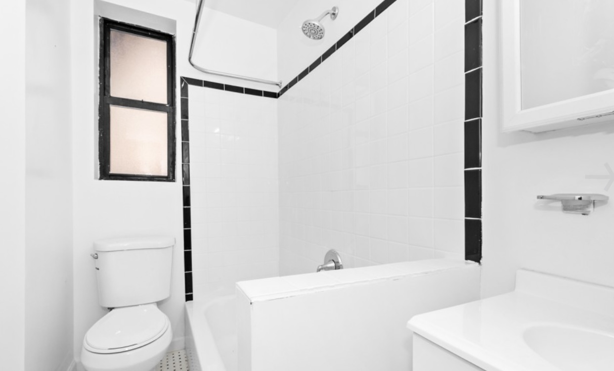 Apartment 47th Street  Queens, NY 11104, MLS-RD4980-4