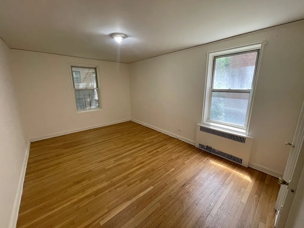 Apartment in Kew Gardens - 118th Street  Queens, NY 11415