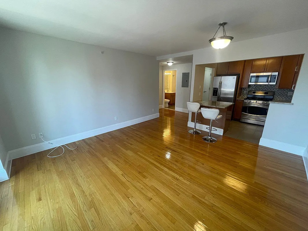Apartment Curzon Road  Queens, NY 11415, MLS-RD4998-5