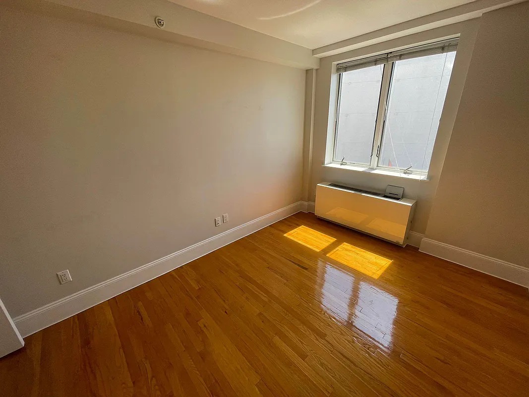 Apartment Curzon Road  Queens, NY 11415, MLS-RD4998-7