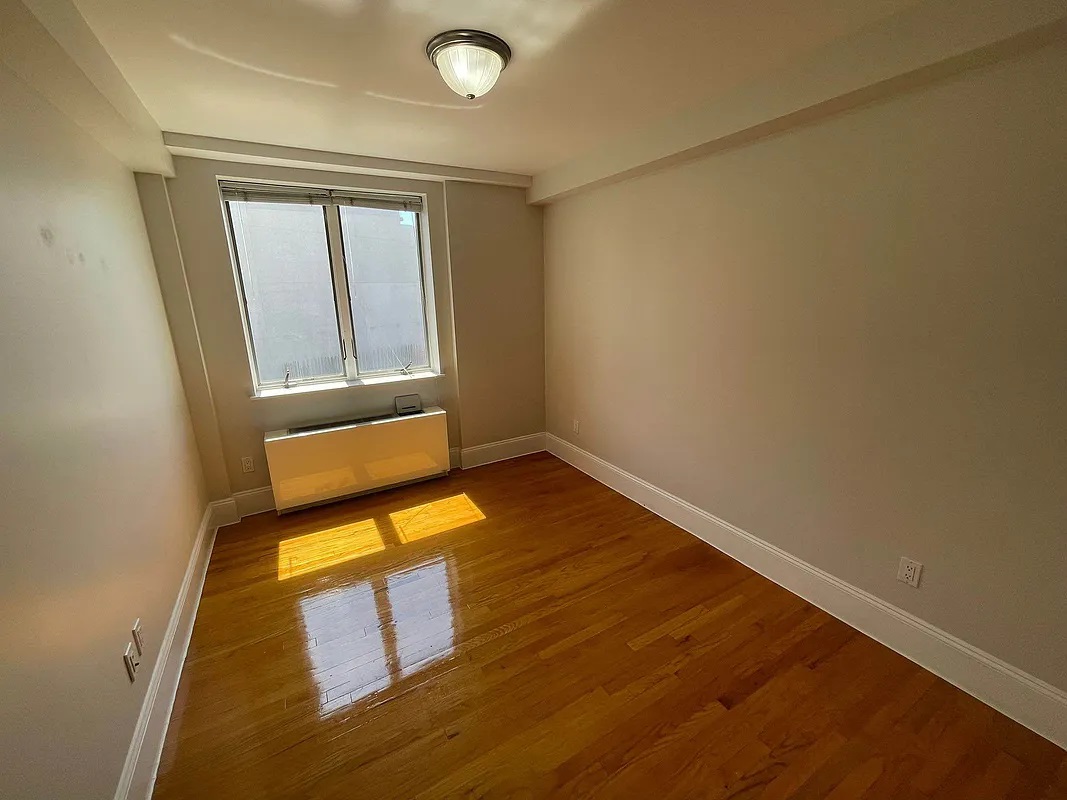 Apartment Curzon Road  Queens, NY 11415, MLS-RD4998-9