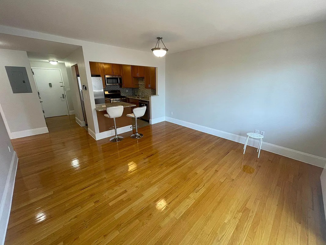 Apartment Curzon Road  Queens, NY 11415, MLS-RD4998-10