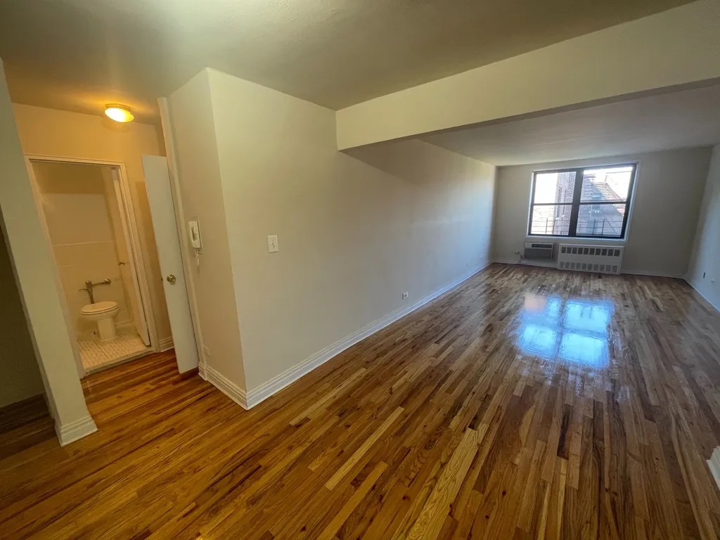 Apartment 103rd Street Queens, NY 11375, MLS-RD5000-2