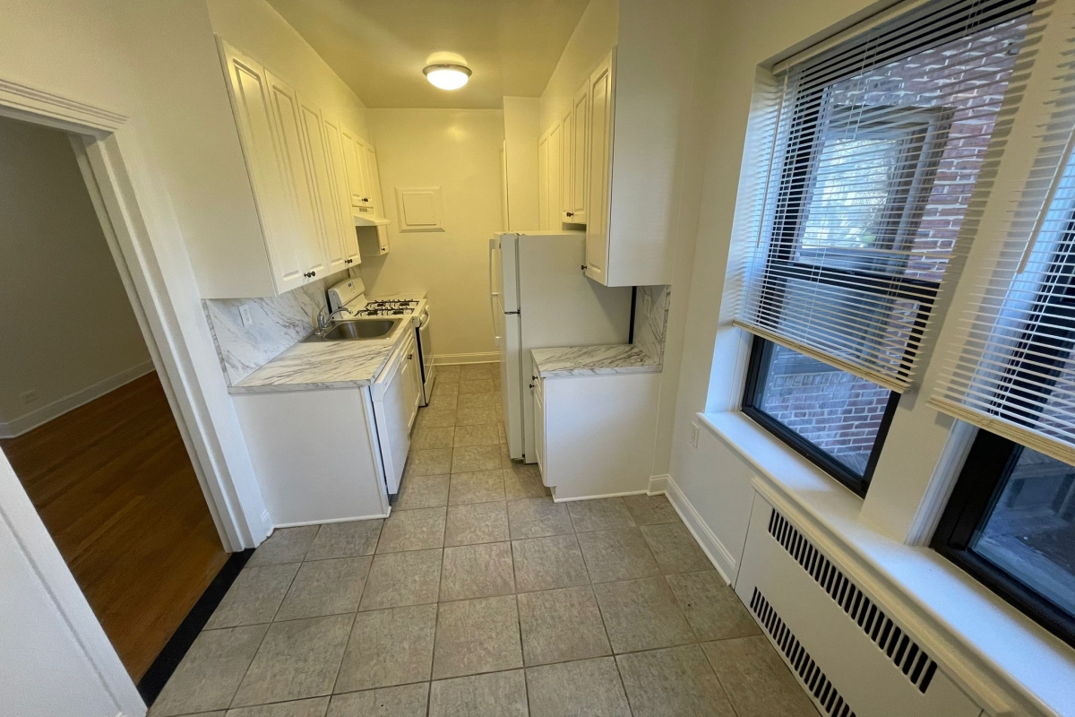 Apartment Highland Avenue  Queens, NY 11432, MLS-RD5001-5