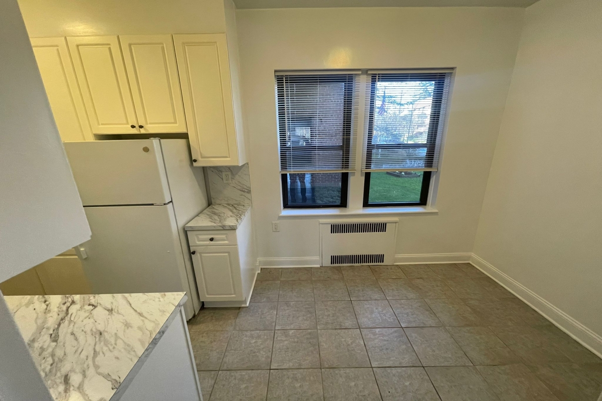 Apartment Highland Avenue  Queens, NY 11432, MLS-RD5001-7