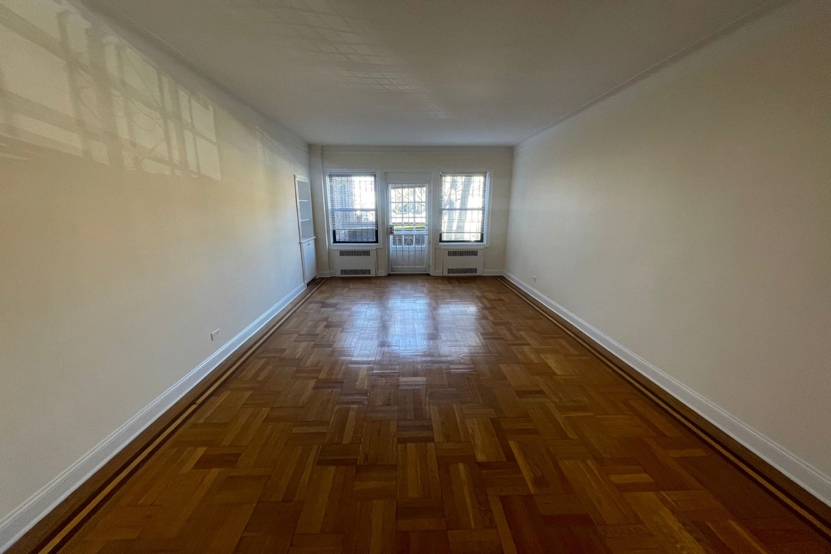 Apartment Highland Avenue  Queens, NY 11432, MLS-RD5001-10