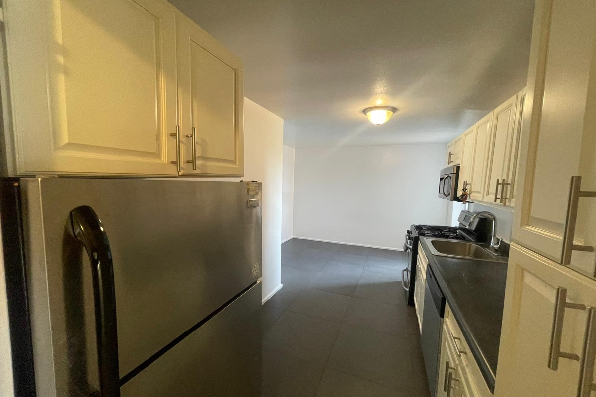Apartment Woodhaven Blvd  Queens, NY 11374, MLS-RD5002-5