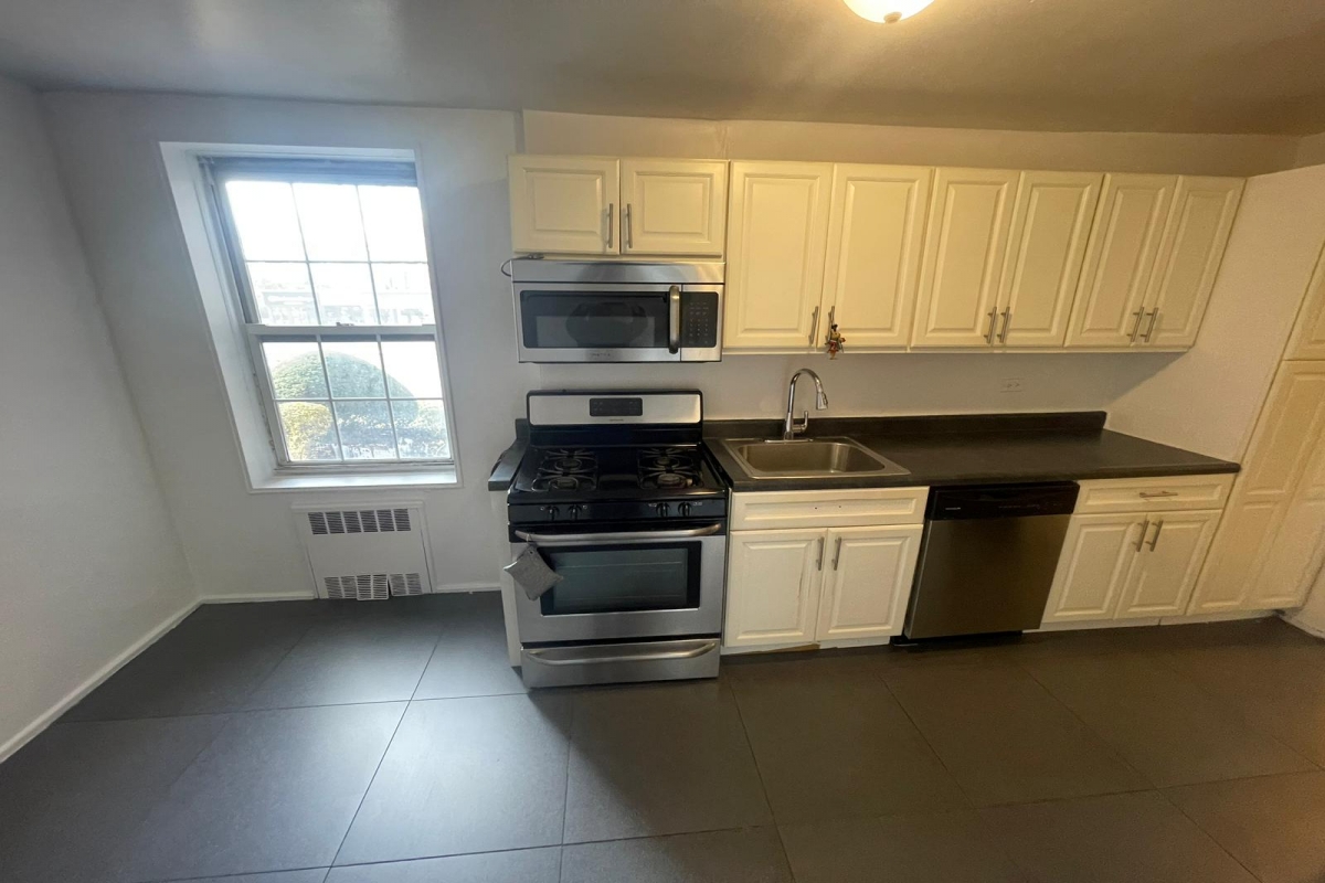 Apartment Woodhaven Blvd  Queens, NY 11374, MLS-RD5002-6