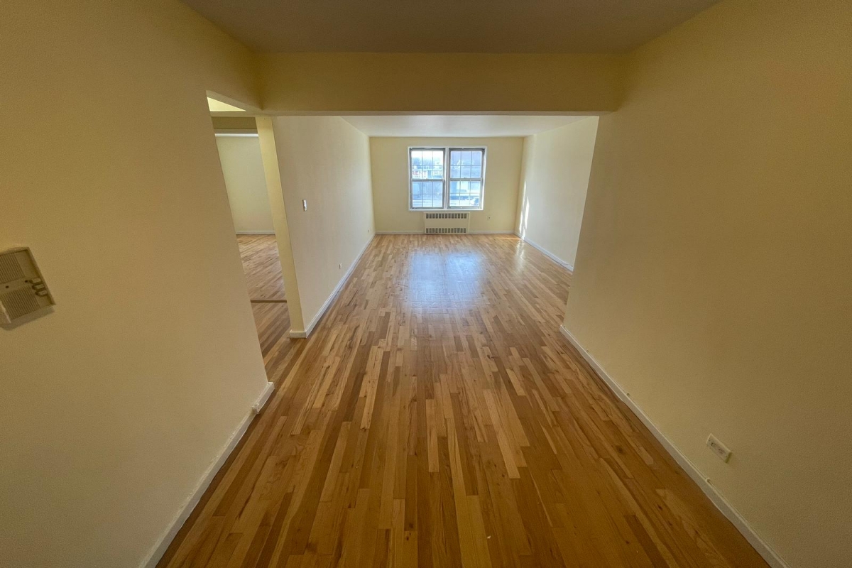 Apartment Woodhaven Blvd  Queens, NY 11374, MLS-RD5002-10