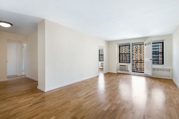 Apartment 57th Avenue  Queens, NY 11368, MLS-RD5014-5