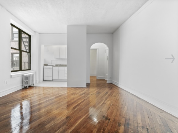 Apartment 49th Street  Queens, NY 11104, MLS-RD5022-2