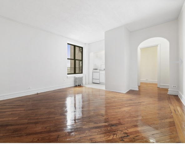 Apartment 49th Street  Queens, NY 11104, MLS-RD5022-3