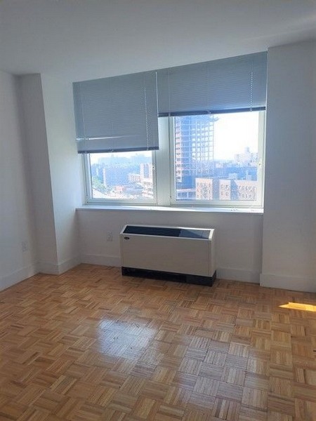 Apartment Queens Blvd Queens, NY 11375, MLS-RD5038-3