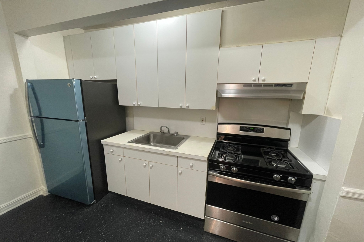 Apartment in Kew Gardens - 118th Street  Queens, NY 11415