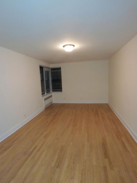 Apartment Saunders Street  Queens, NY 11374, MLS-RD5063-6