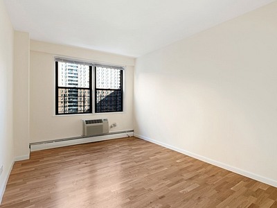 Apartment 57th Avenue  Queens, NY 11368, MLS-RD5066-10
