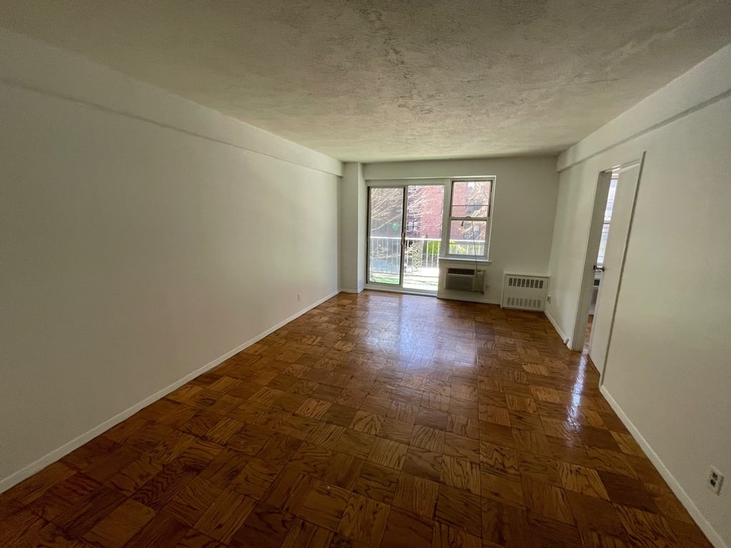 Apartment 118th Street  Queens, NY 11415, MLS-RD5068-4