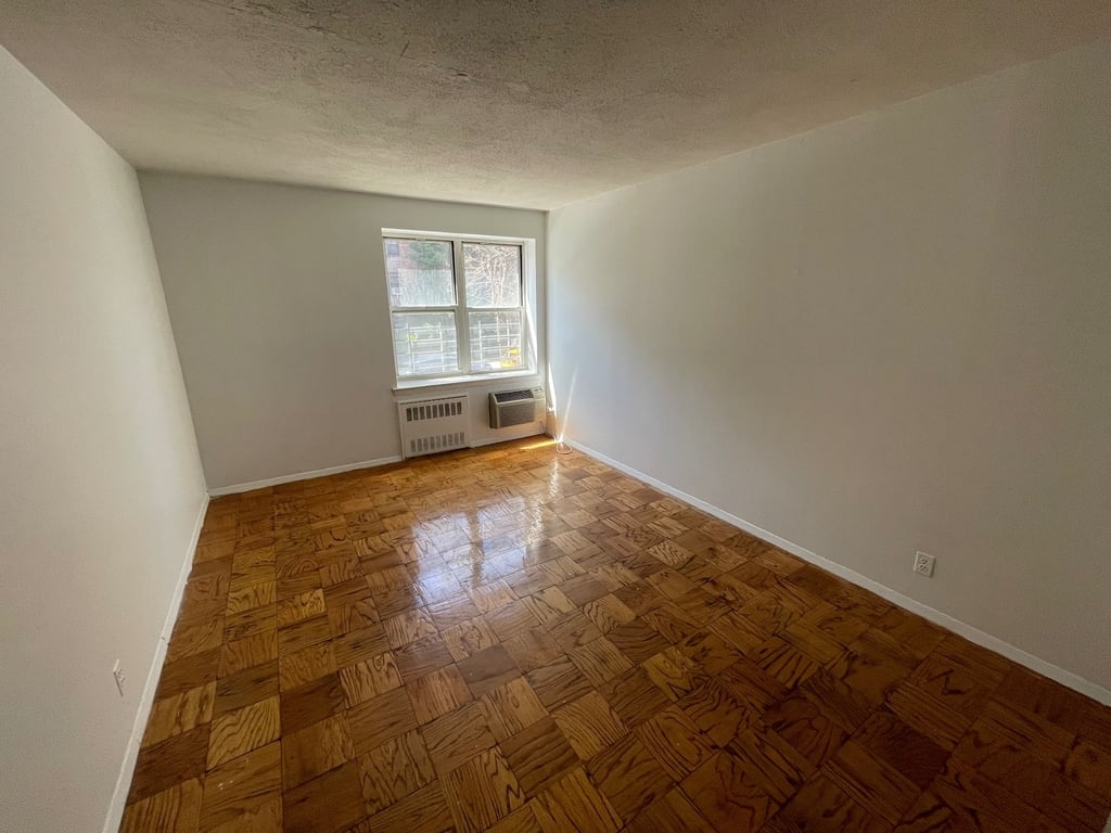 Apartment 118th Street  Queens, NY 11415, MLS-RD5068-8