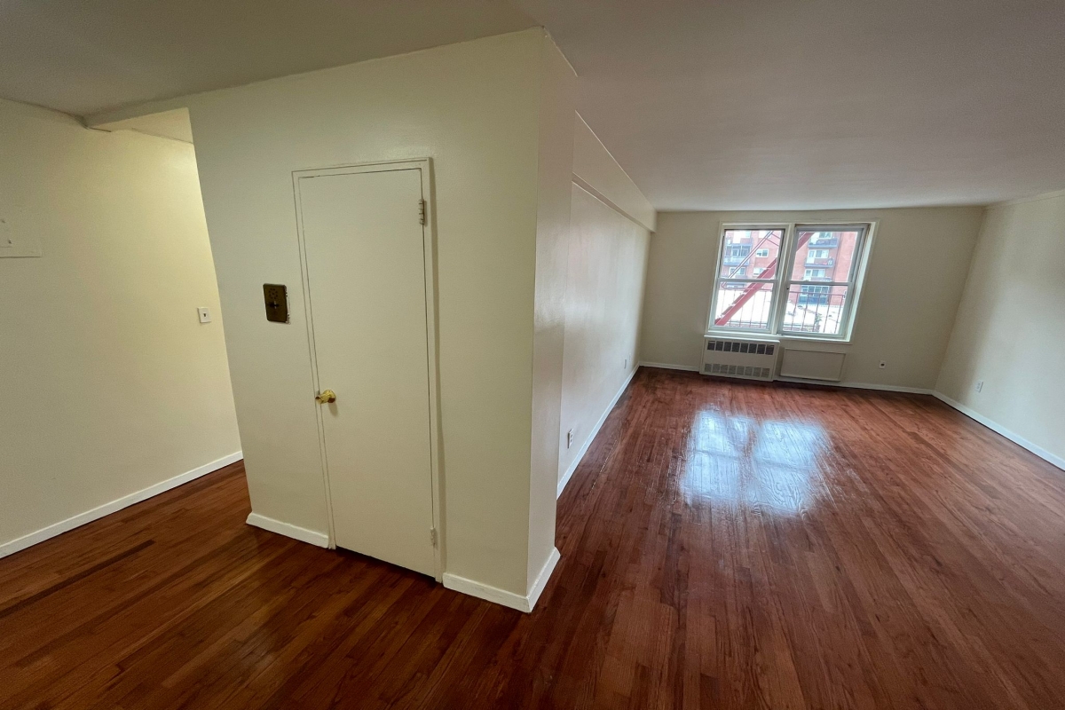 Apartment Booth Street  Queens, NY 11374, MLS-RD5082-2