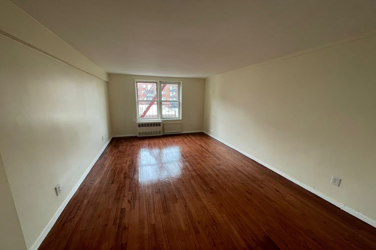 Apartment Booth Street  Queens, NY 11374, MLS-RD5082-4