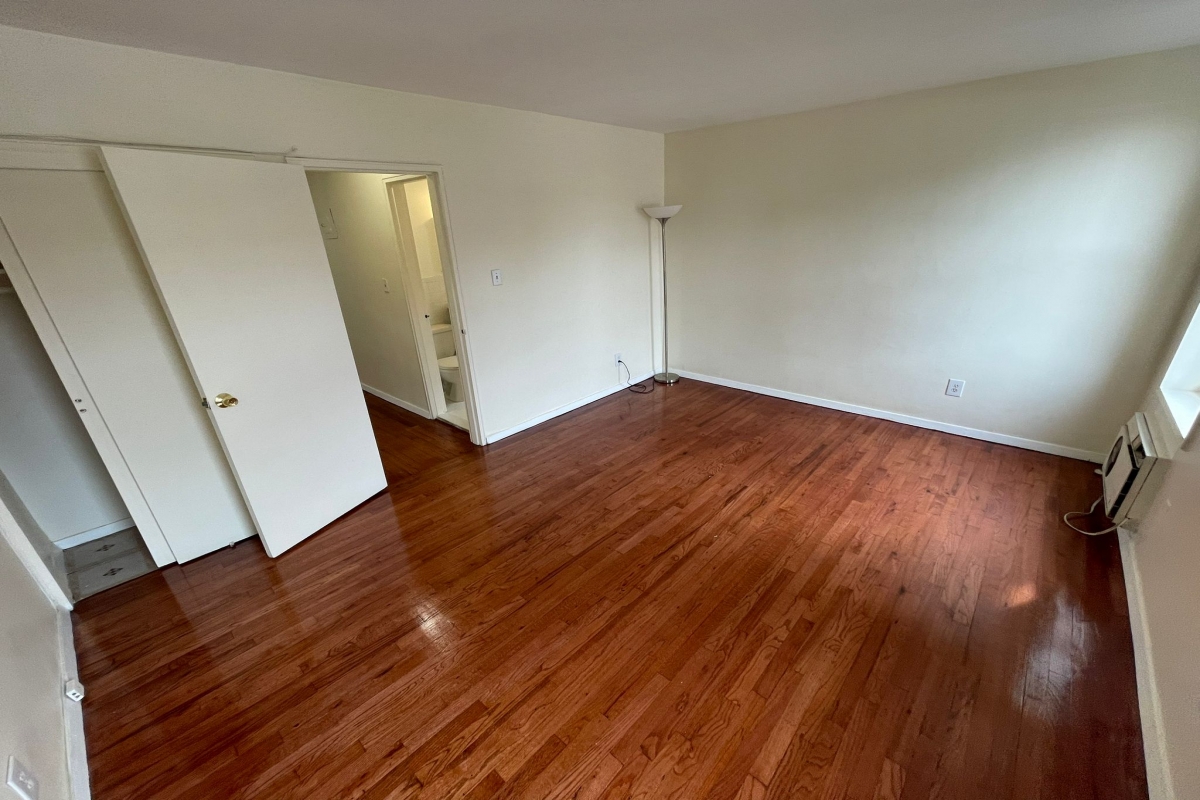 Apartment Booth Street  Queens, NY 11374, MLS-RD5082-20