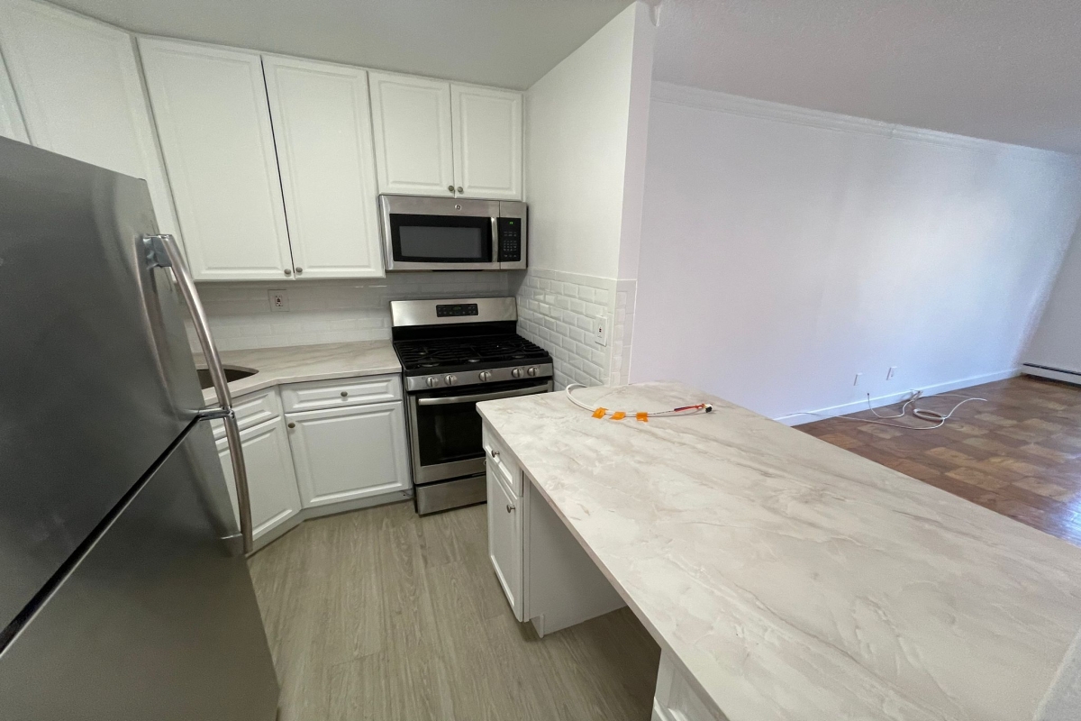 Apartment in Flushing - 34th Avenue  Queens, NY 11354