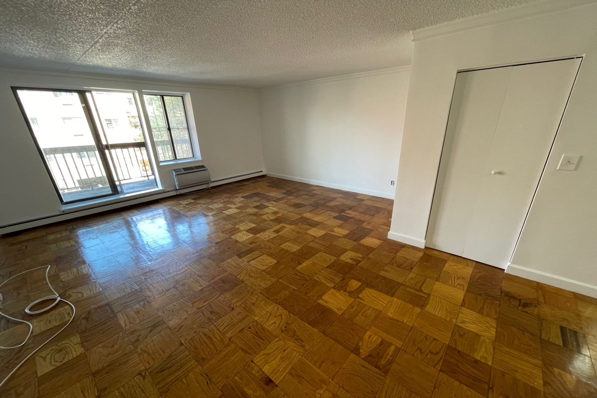 Apartment 34th Avenue  Queens, NY 11354, MLS-RD5084-12