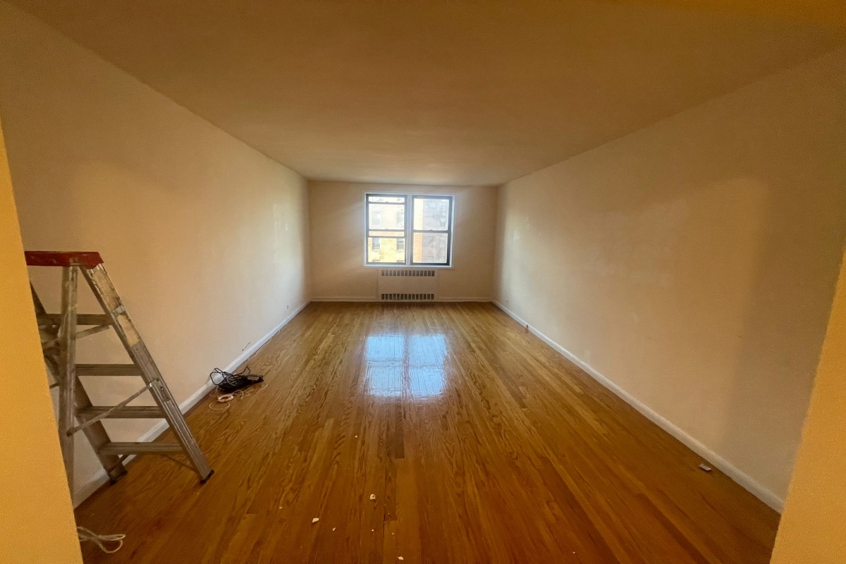 Apartment Wetherole Street Queens, NY 11374, MLS-RD5140-2