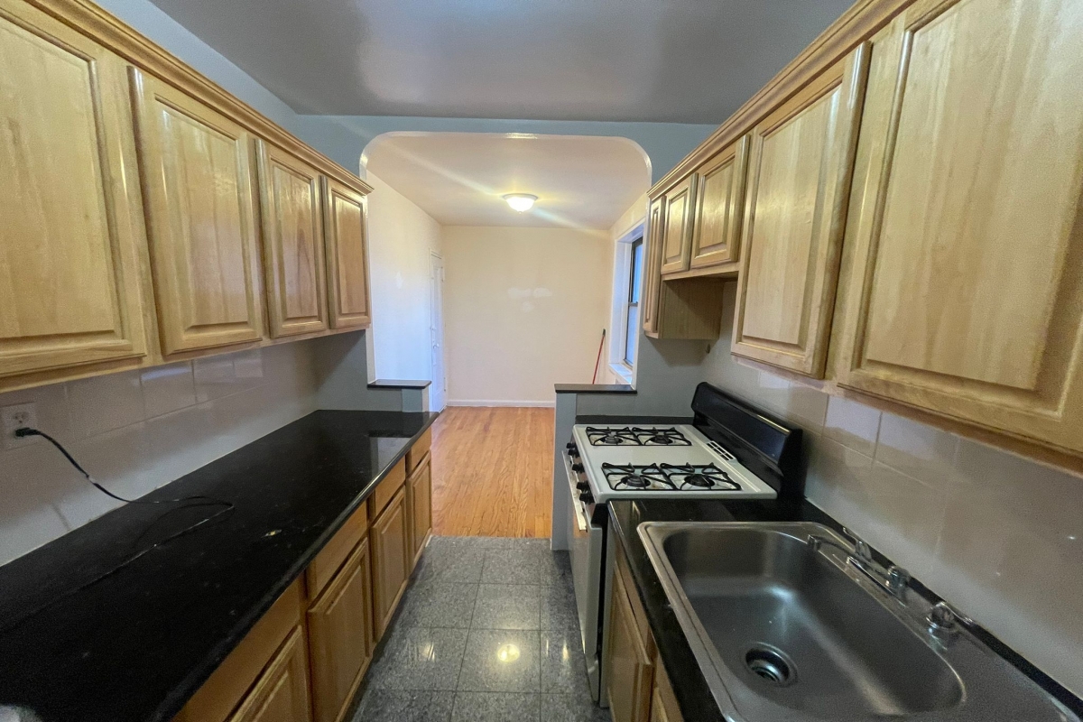 Apartment Wetherole Street Queens, NY 11374, MLS-RD5140-11