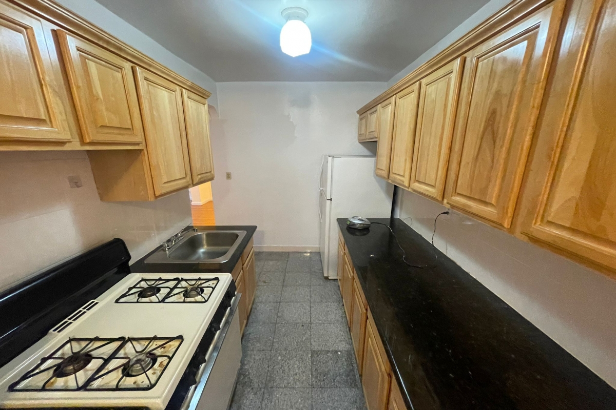 Apartment Wetherole Street Queens, NY 11374, MLS-RD5140-14
