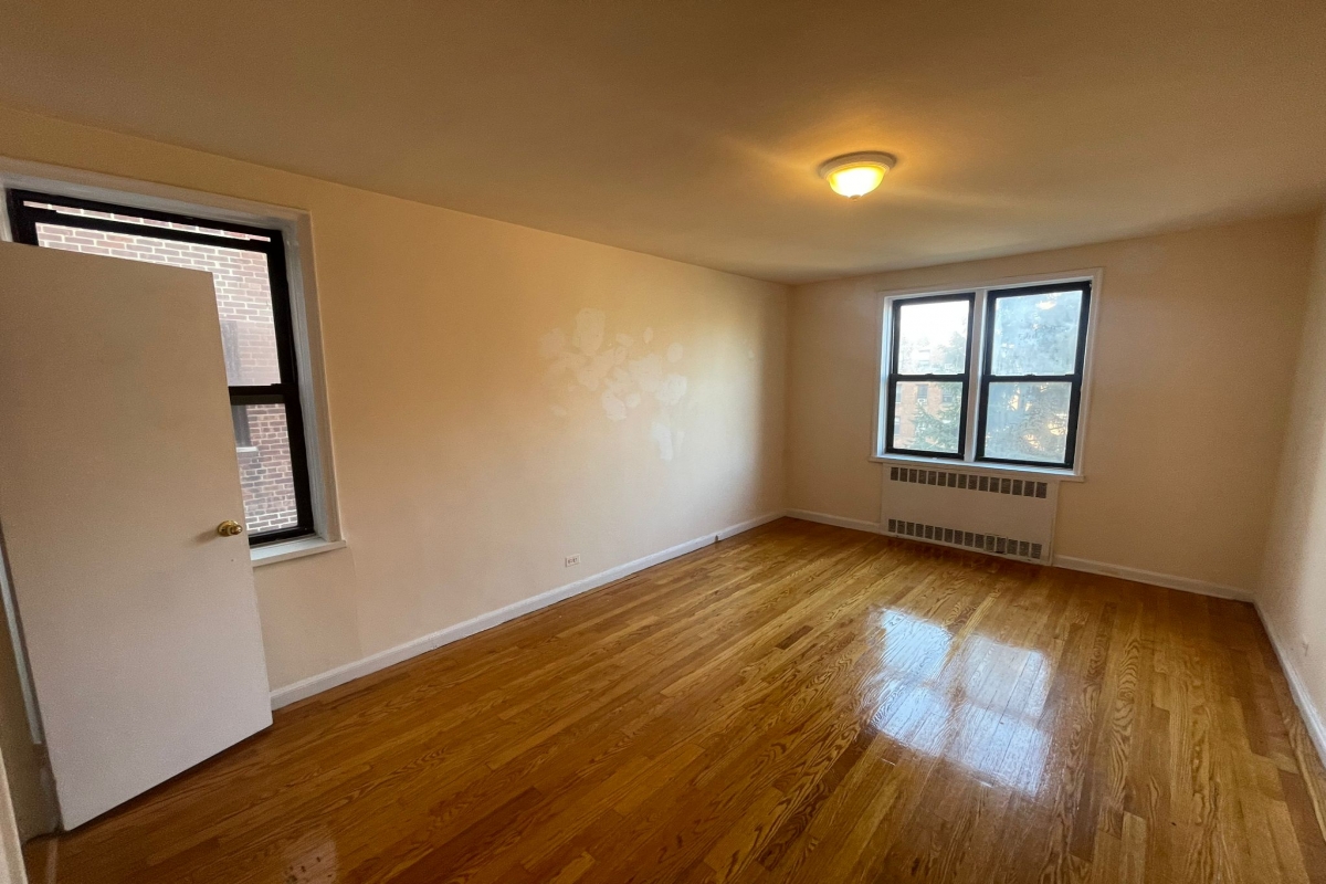 Apartment Wetherole Street Queens, NY 11374, MLS-RD5140-17